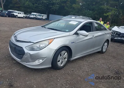 2011 Hyundai Sonata Hybrid from USA, damaged, VIN KMHEC4A43BA005787